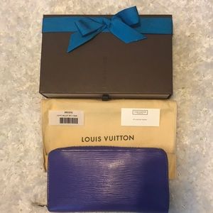 Louis Vuitton Zippy wallet